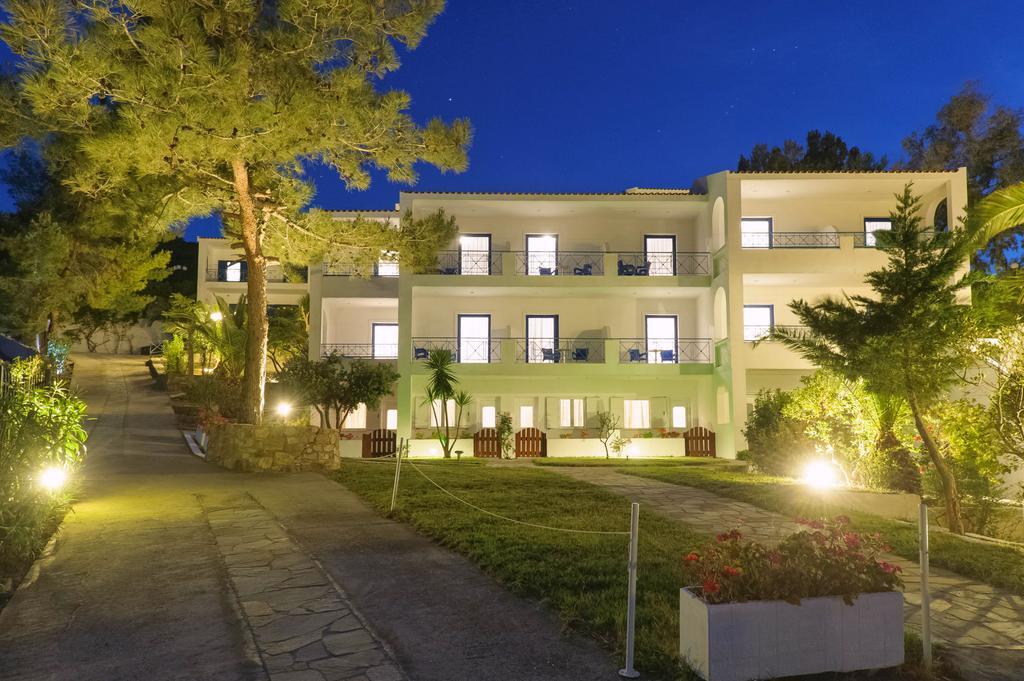 Karras Star Hotel Evdilos  Exteriör bild