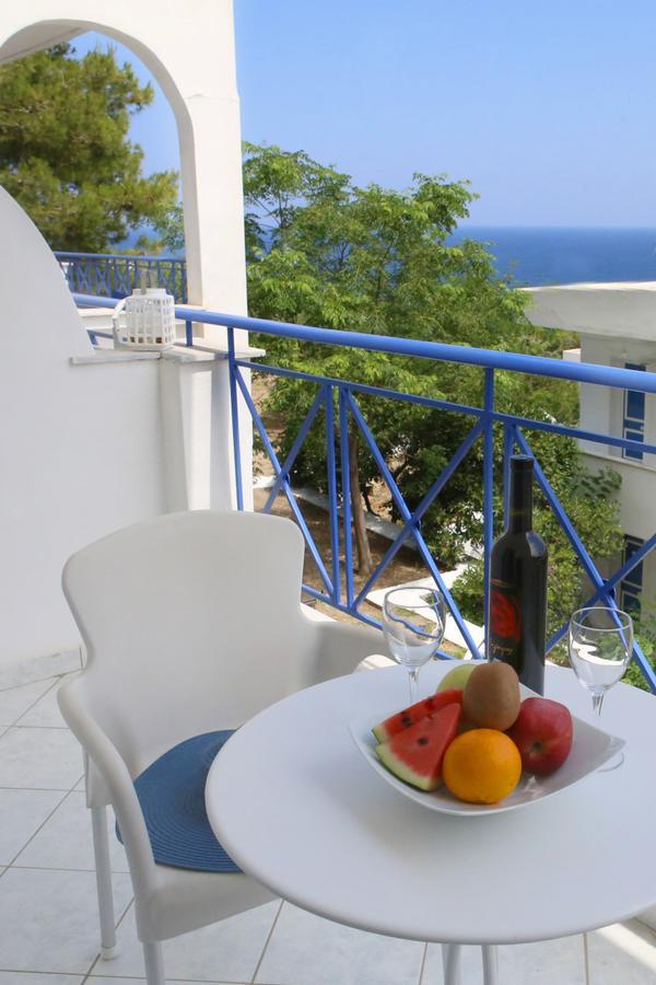 Karras Star Hotel Evdilos  Exteriör bild